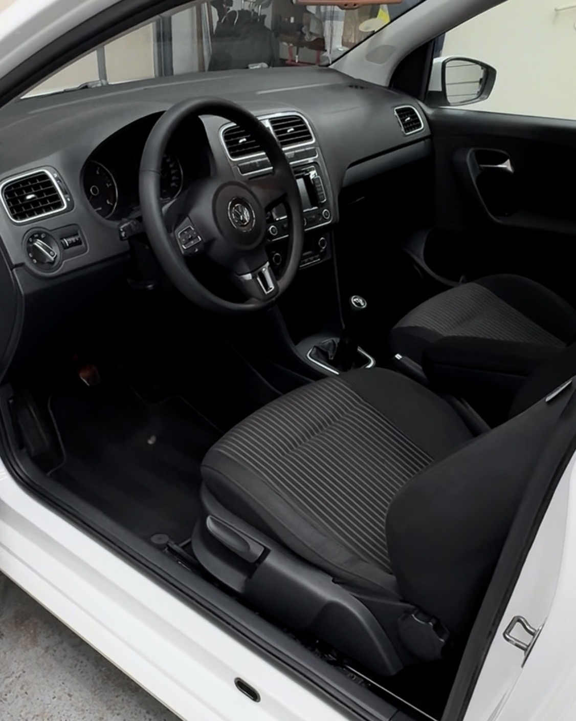 Lavage intérieur Volkswagen Polo sur hochfelden, brumath, wingersheim